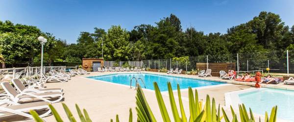 CAMPING LA DIGUE ****, en el borde de un río en Auvergne-Rhône-Alpes