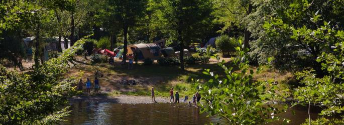 CAMPING AU SOLEIL D'OC ****, en el borde de un río en Nouvelle-Aquitaine