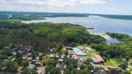 CAMPING AZU'RIVAGE ***, en el borde de un río en Nouvelle-Aquitaine