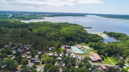 CAMPING AZU'RIVAGE ***, au bord d'une rivière en Nouvelle-Aquitaine