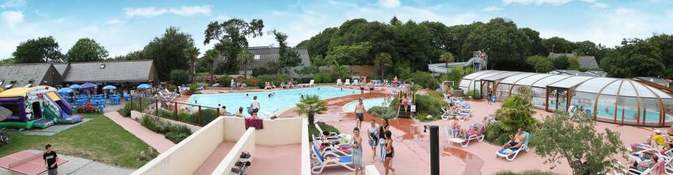 CAMPING DE LA BAIE DE DOUARNENEZ ****, en el borde del lago o de un estanque en Bretagne