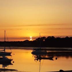CAMPING LES AJONCS D'OR ***, en el borde del mar en Bretagne