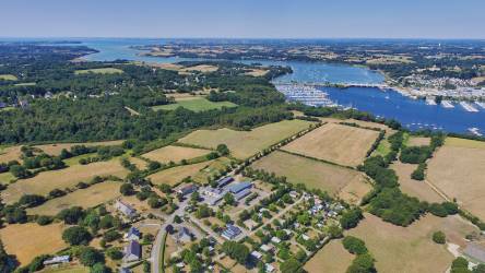 CAMPING LES RIVES DE VILAINE **, en el borde de un río en Bretagne